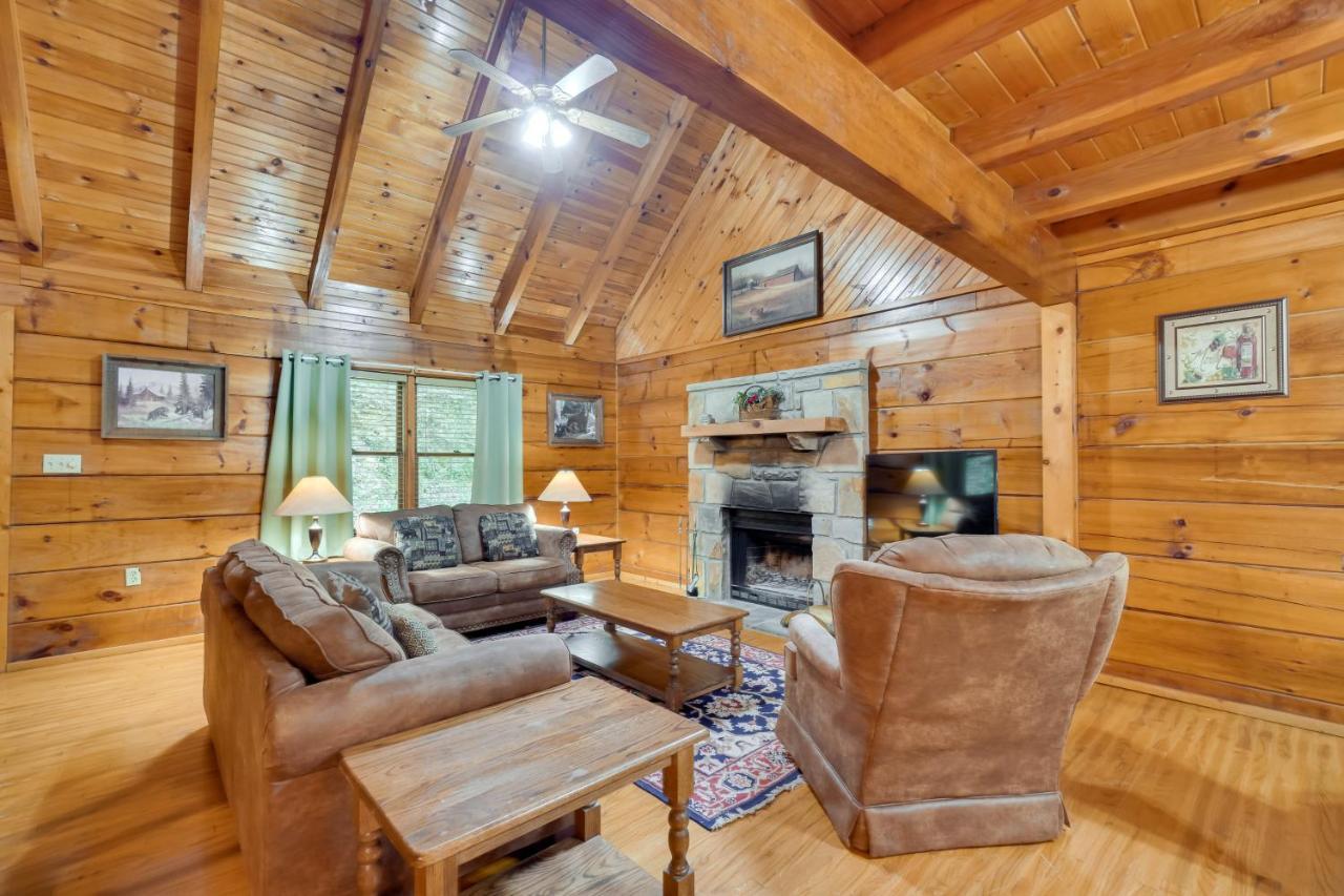 Cabin With Hot Tub About 6 Mi To Downtown Gatlinburg! Dış mekan fotoğraf